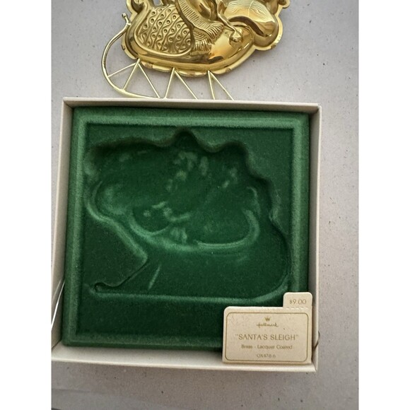 Hallmark Brass Christmas Ornament Santa's Sleigh 1982 Santa Claus Toys Metal - Picture 4 of 7